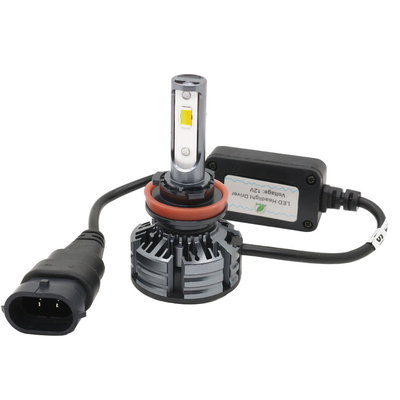 Os bulbos conduzidos os mais brilhantes H1 H3 H4 H7 H11 9005 9006 do farol da cor do universal 3