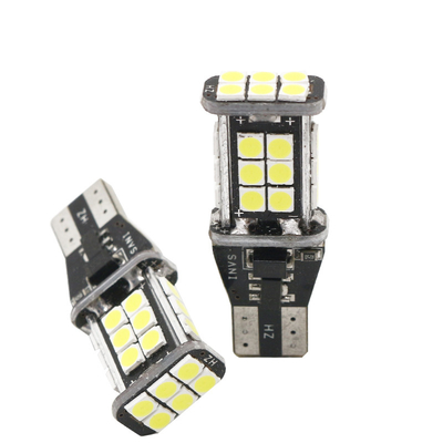 O farol 12V do diodo emissor de luz de T15 3030 24SMD Canbus destaca a inversão da luz do canto do carro