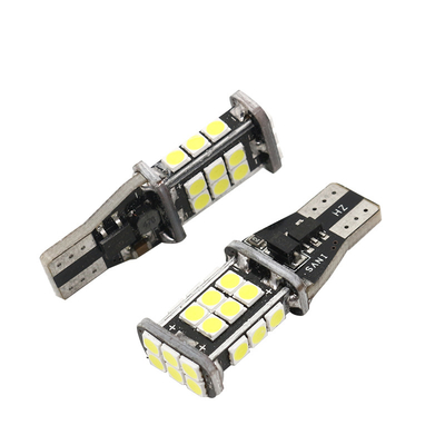 O farol 12V do diodo emissor de luz de T15 3030 24SMD Canbus destaca a inversão da luz do canto do carro
